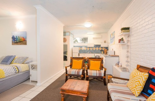 Portarlington Apartment | The Coastal Studio - Stone's throw from the beach with a swimming pool.