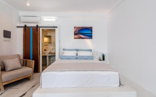 Tripiti House | The Colourful Land Milos