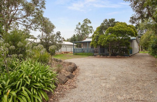 Cowes House | The Coral Cove Surf Villa
