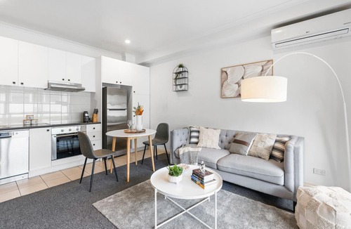 Saint Kilda South Apartment | The Cornerstone on Inkerman