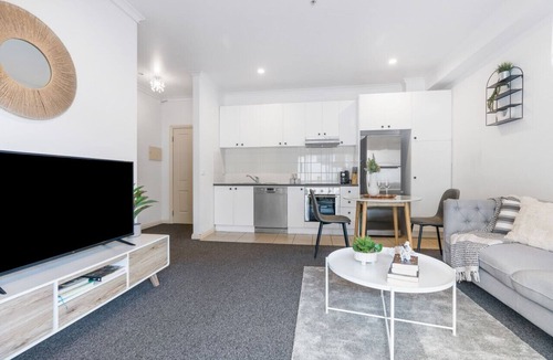Saint Kilda South Apartment | The Cornerstone on Inkerman
