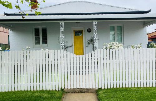 Central Mudgee House | The Cottage on Market