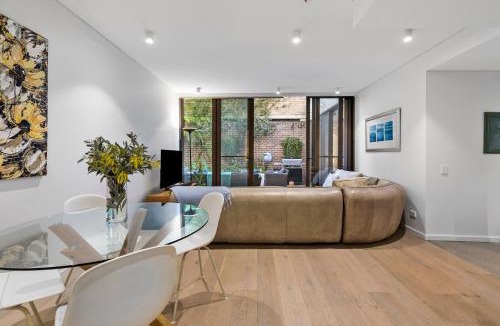 Mosman Apartment | 'the Courtyard Retreat' Designer Abode, Mosman