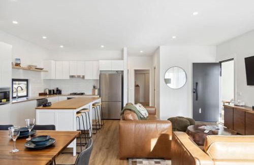 Jindabyne Apartment | The Crystal Palace 3