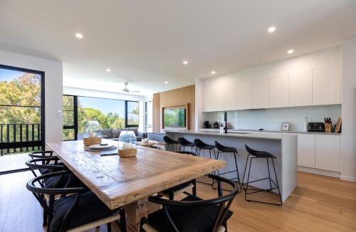 Agnes Water House | The Dūne - 4 BR with Private Pool - 100m to Beach