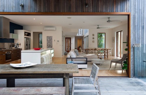 Mount Coolum House | The Dunes - beach and bushland
