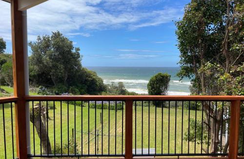 Lake Tyers Beach House | The Dunes - Couples *Beachfront*