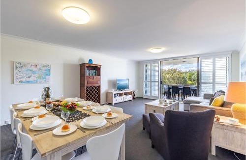 Fingal Bay Apartment | The Dunes15 fabulous unit with pool tennis court and across the road to the beach