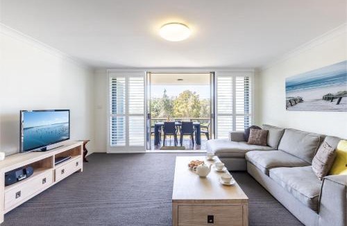 Fingal Bay Apartment | The Dunes15 fabulous unit with pool tennis court and across the road to the beach