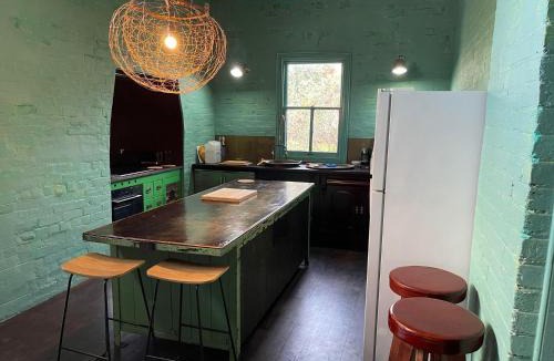 Manilla House | The Eagle's Nest