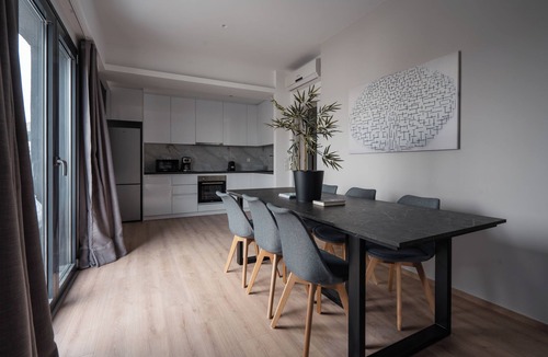 Athens Apartment | THE EDGE Luxurious Penthouse Shared Gym
