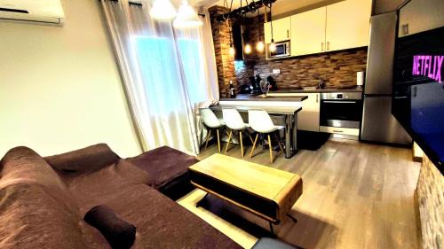 Nikopolis Apartment | The Elysian at Nicopolis 2BR exclusive jacuzzi