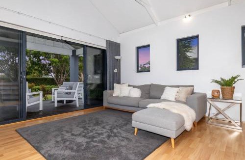 Dunsborough House | The Enclave - A Family Alfresco Retreat
