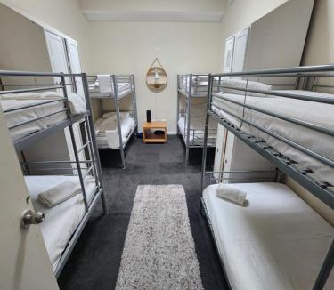 The Entrance Hostel | The Entrance Backpackers