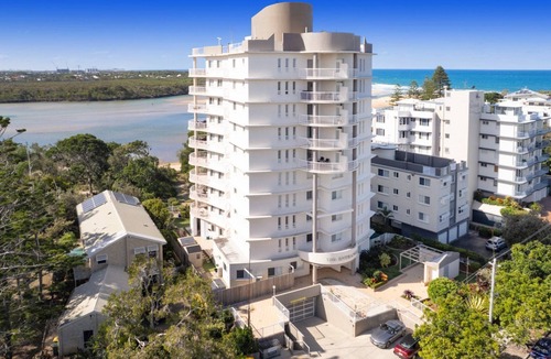 Currimundi Apartment | THE ENTRANCE UNIT 5 - Relax on a sunlit balcony overlooking Currimundi Lake, with birds singing in t