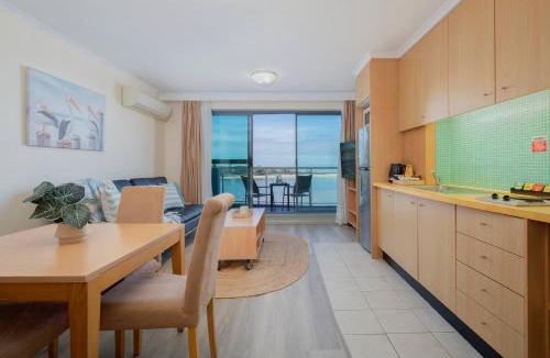 The Entrance Apartment | The Entrance Vista - Waterfront Stay with Pool and Spa