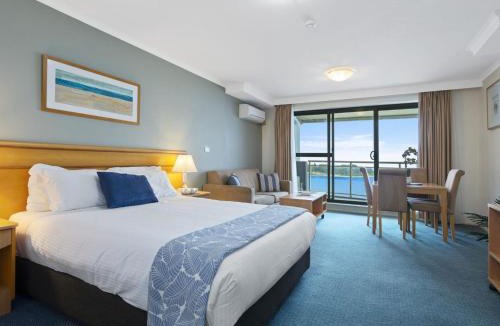 The Entrance Apartment | The Entrance Waterfront Resort Unit 510