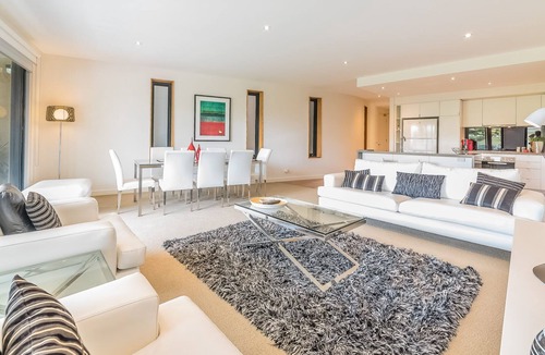 Cowes Apartment | The Esplanade, Cscape, Cowes 2nd floor, great position, near the beach!