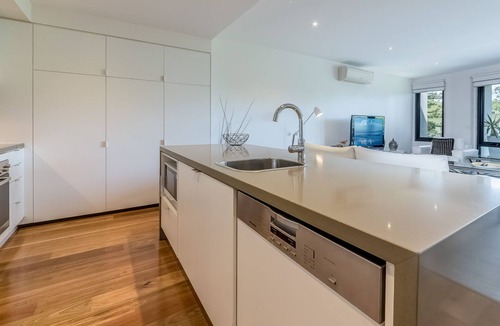 Cowes Apartment | The Esplanade, Cscape, Cowes 2nd floor, great position, near the beach!