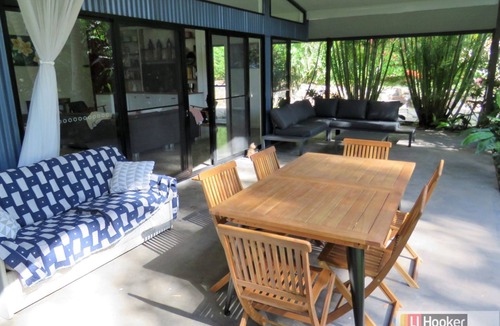 Arakoon House | THE GLEN - 3 BEDROOM RAINFOREST RETREAT