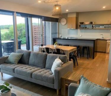 Fingal House | The Golf House at St Andrews Beach