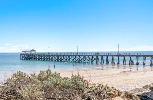 Grange Apartment | 'The Grange' Coastal Charm near Henley Beach