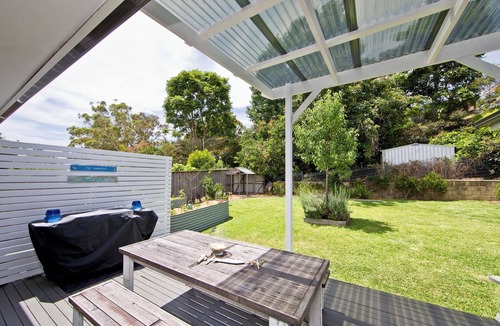 Nelson Bay House | The Hamptons Beach House near Dutchie's walk to Nelson Bay