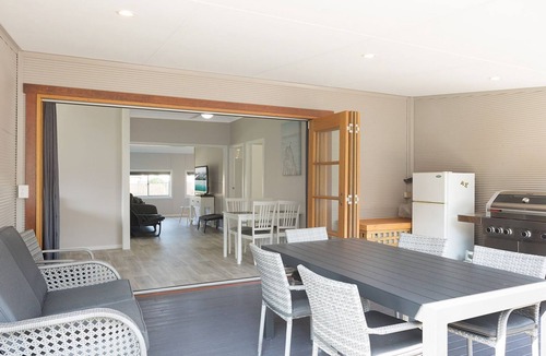 Narooma Cottage | The Inlet Cottage - Walking Distance to the Inlet