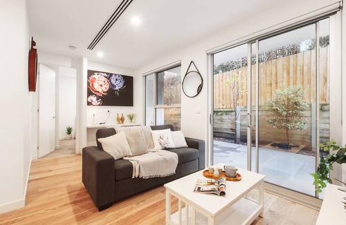 Glen Iris Apartment | The Ivory Well connected Suburban Seclusion