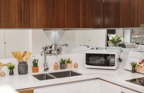 Glen Iris Apartment | The Ivory Well connected Suburban Seclusion