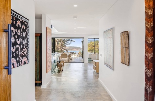Killcare House | The Killcare Beach Pad - Easy walk to beach and bay, pet friendly