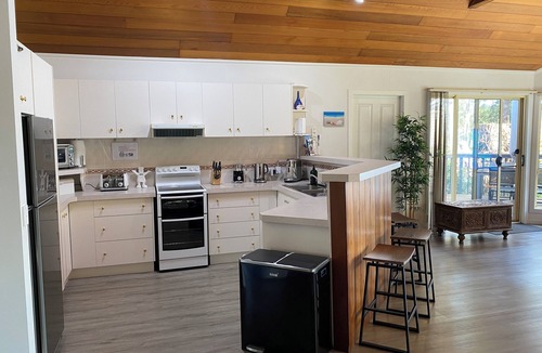 Smiths Lake House | The Lake House on Amaroo Waterfront/Free WiFi/Includes Linen, SUP Boards/Kayaks