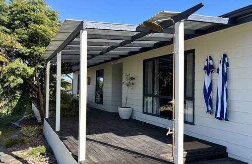 Port Willunga House | The Little Beach Retreat- 1 street from the Sea