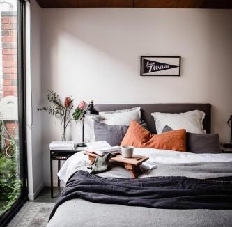 South Hobart House | The Loft at SoHo: Architecture & Views
