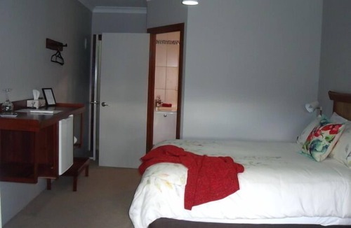 Pemberton Bed & Breakfast | The Log Cabin - Red Robin