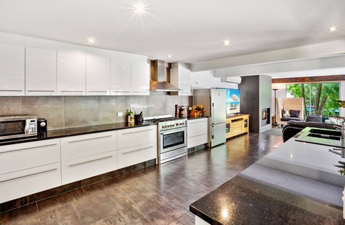 Porepunkah House | The Millbend House -Peaceful Luxury by Ovens River
