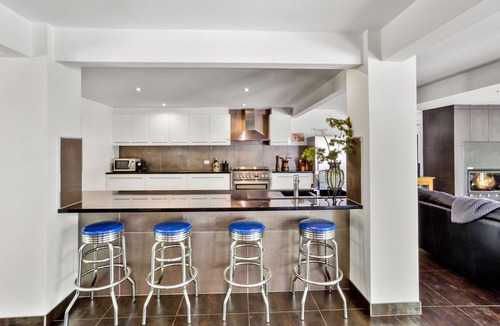 Porepunkah House | The Millbend House -Peaceful Luxury by Ovens River