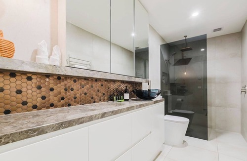 Elwood Apartment | The Nest A Royal Garden Abode by the Beach