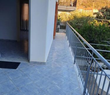 Leonidio Apartment | The olive House