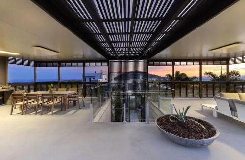 Yaroomba House | The Opal at Coolum - Mountain and Ocean Views