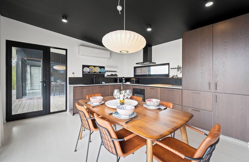 Blackmans Bay House | The Outlook on Mount Louis - 1 Bedroom