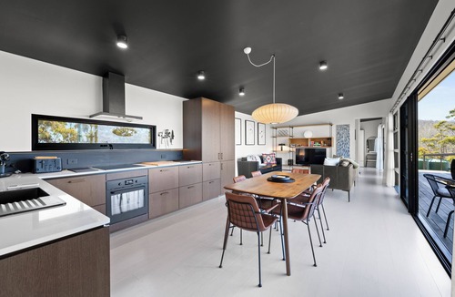 Tinderbox House | The Outlook on Mount Louis - 2 Bedroom