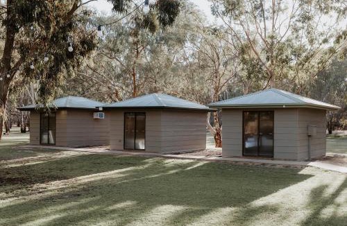 Ulupna Hotel | The Paddock at Ulupna - The Paddock at Ulupna - 10 minutes from Cactus Country