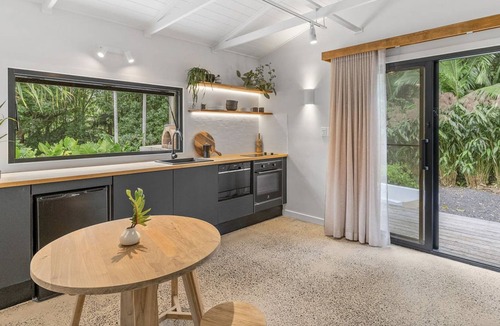 Bangalow House | The Palms - 5 min Walk to Bangalow Village
