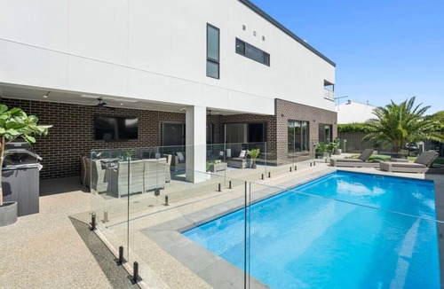 Yarrawonga House | The Palms Guest House Yarrawonga