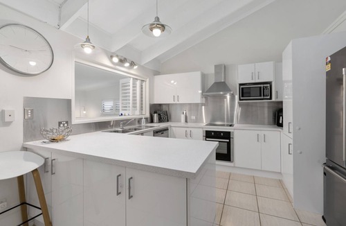 Sandstone Point House | The Pandanus Retreat