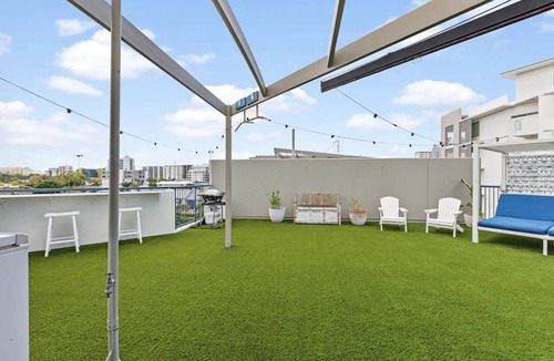 Mooloolaba Condo | The Penthouse - Luxury Rooftop Living | Minutes from the Beach