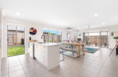 Urraween House | The Pool House Spacious Family Stay at Hervey Bay