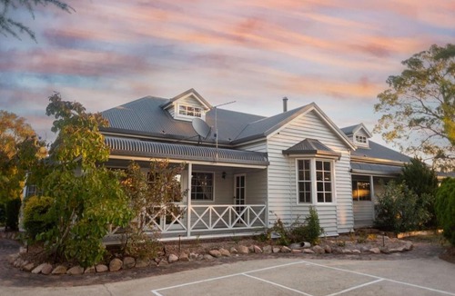 Stanthorpe House | The Ranch-pool Table, Table Tennis, Firepit, Piano