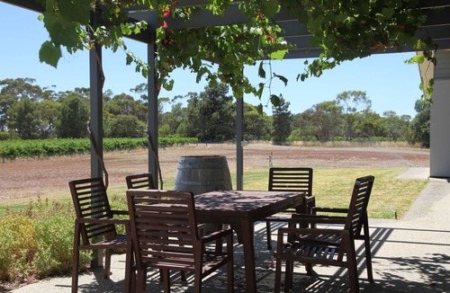 Nuriootpa Villa | The Red Door at Barossa Valley
